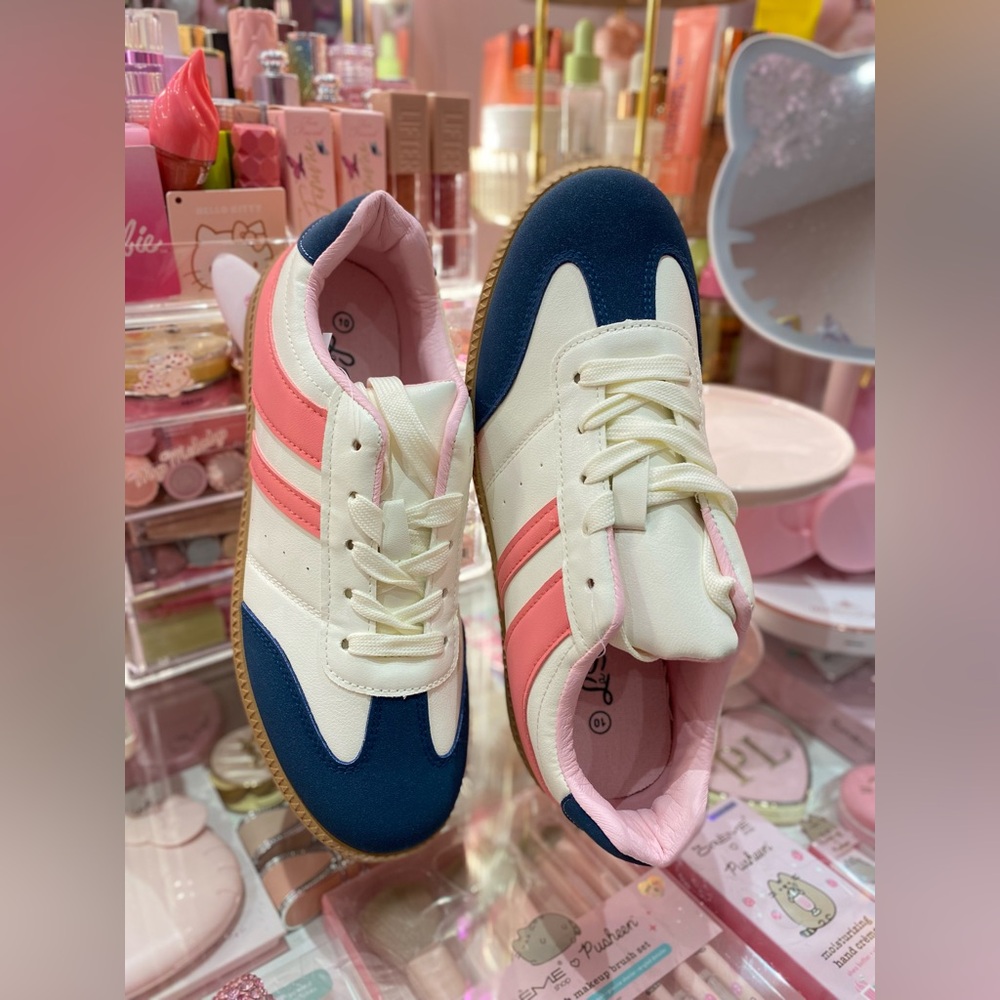 NEW BLUE AND PINK SAMBA LOOKING SHOES SZ 10 (fits a 9)